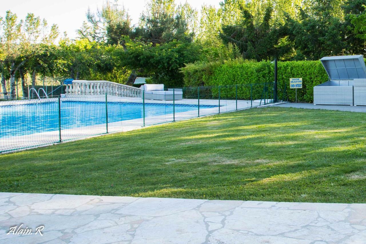 Paradise Challets And Camping Hotel Sarrecave Exterior foto