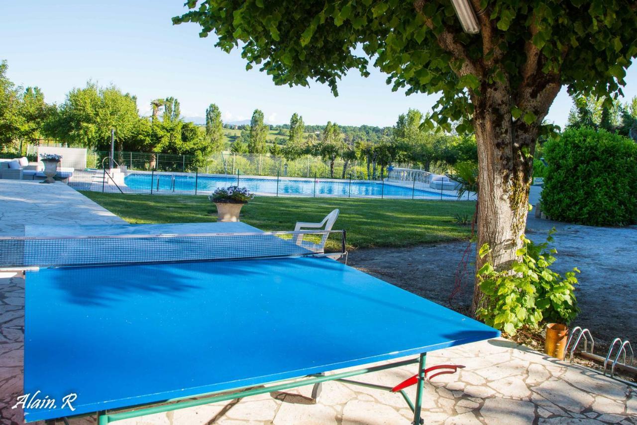 Paradise Challets And Camping Hotel Sarrecave Exterior foto