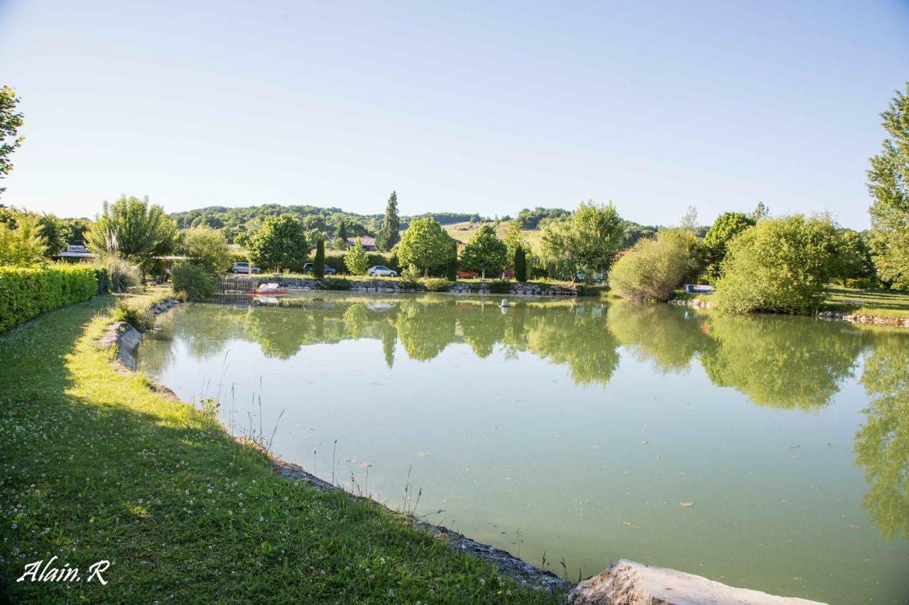 Paradise Challets And Camping Hotel Sarrecave Exterior foto