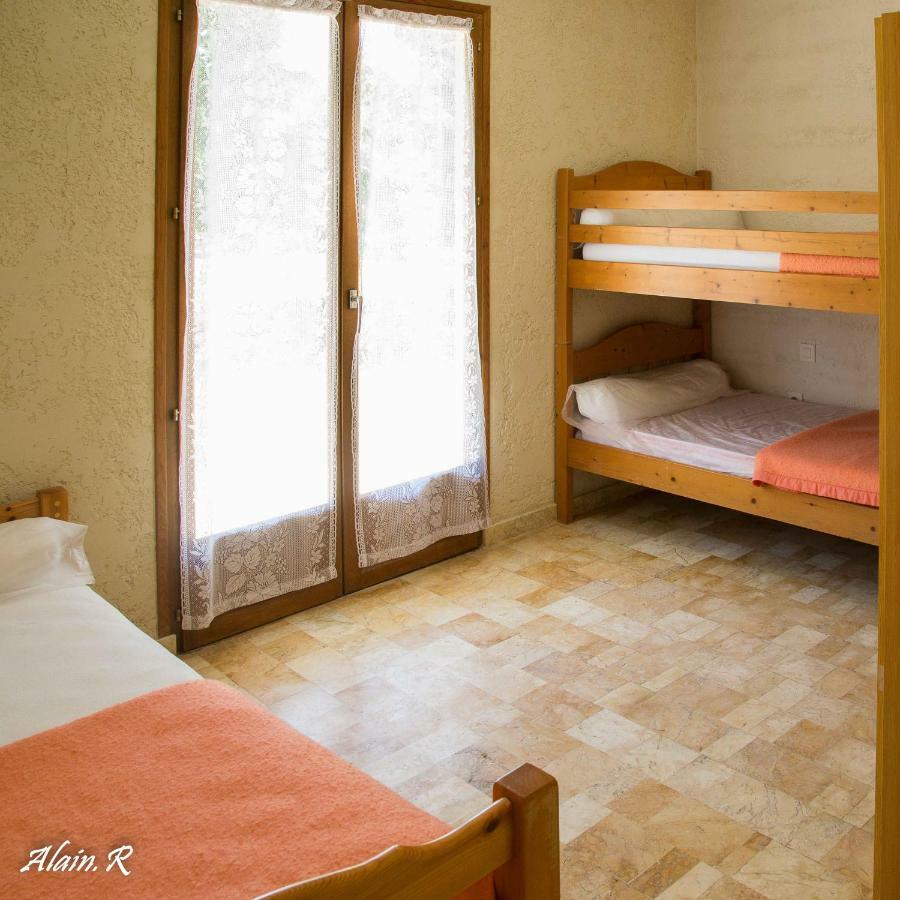Paradise Challets And Camping Hotel Sarrecave Exterior foto