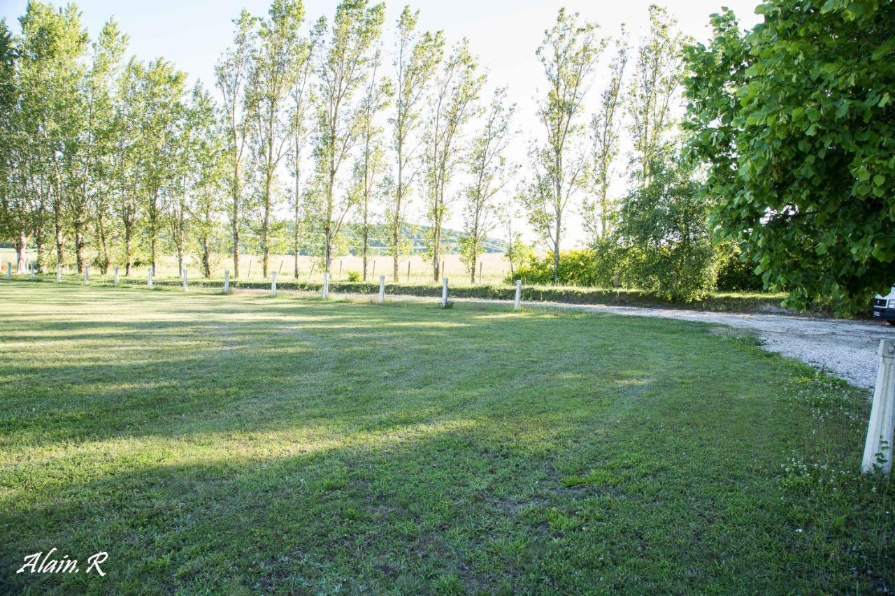 Paradise Challets And Camping Hotel Sarrecave Exterior foto